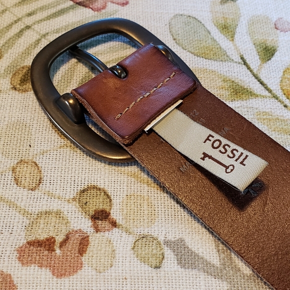 Fossil Embossed Floral Leather Belt - Picture 3 of 9